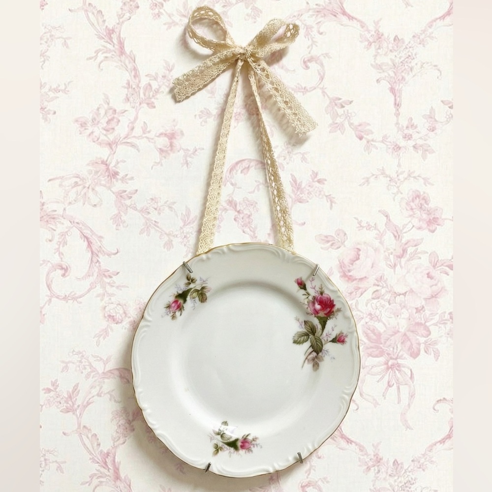 Floral Hanging Wall Plate w/ Pink Roses